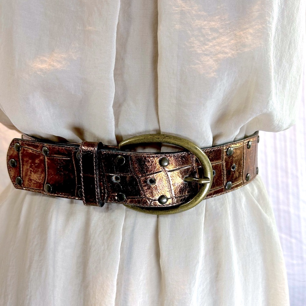 Harold's Sz M Wide Italian Leather Metallic Copper Belt Stud Accent Reptile